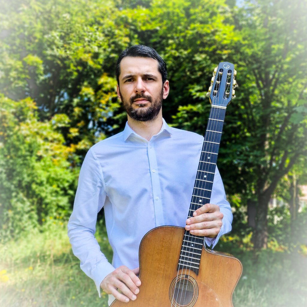 Portrait de Raphaël Lopez guitariste Jazz Versailles guitare muzik influence